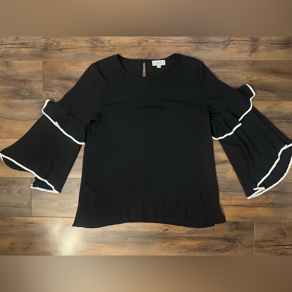 LOFT Outlet Black Bell Sleeve Blouse with White Trim – Size Small